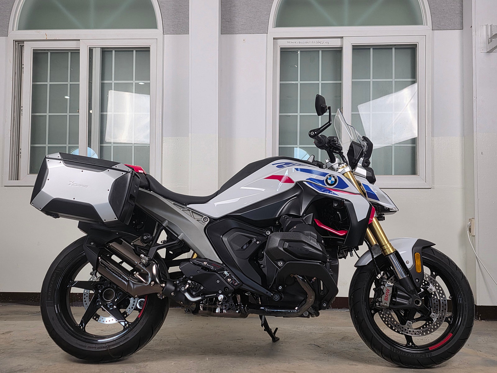 2026년식 BMW-R1300R 신차급 깔끔한 바이크 판매 / 전국 무료배송 / 사용검사,등록대행OK