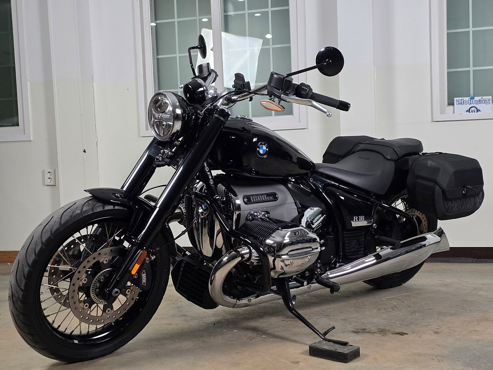 2021년식 BMW-R18 깔끔한 바이크 판매 / 전국 무료배송 / 사용검사,등록대행OK