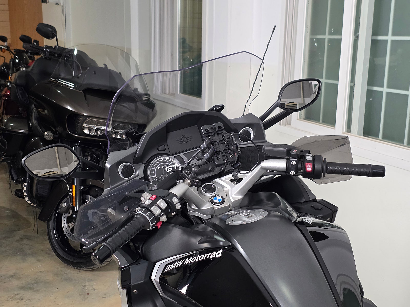 2018년식 BMW-K1600GT 짧은 키로수 깔끔한 바이크 판매 / 전국 무료배송 / 사용검사,등록대행OK