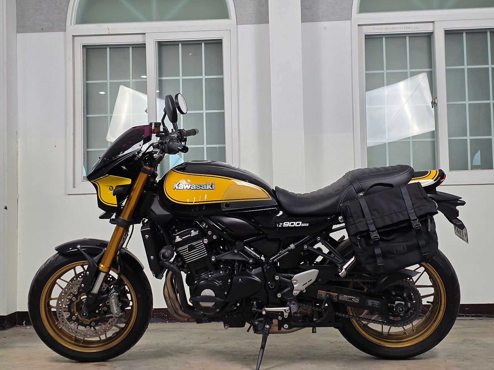 2023년식 가와사키-Z900RS SE 짧은 키로수 판매 / 전국 무료배송 / 사용검사,등록대행OK