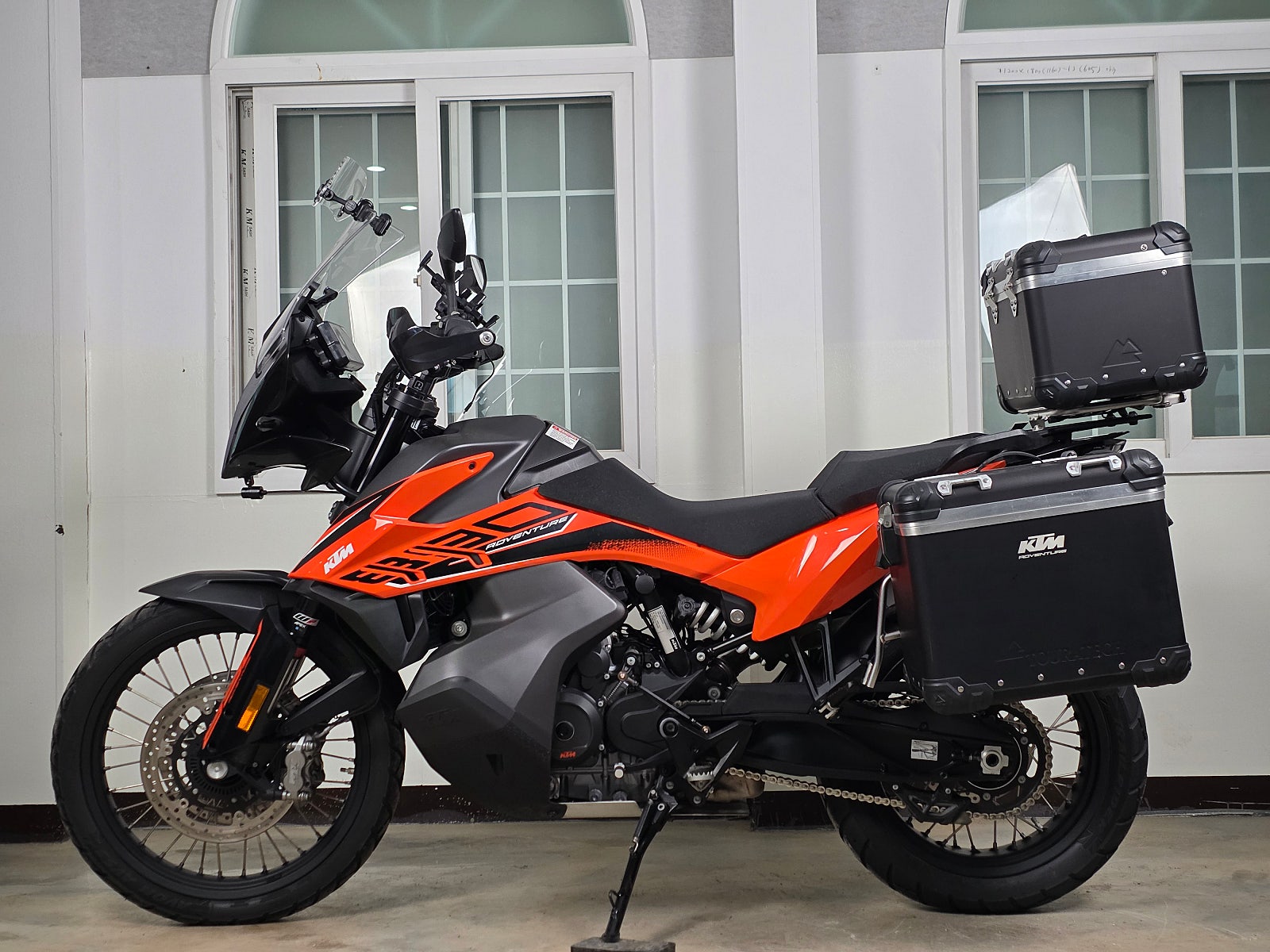2024년출고 KTM-890어드벤처 짧은 키로수 판매 / 전국 무료배송 / 사용검사,등록대행OK