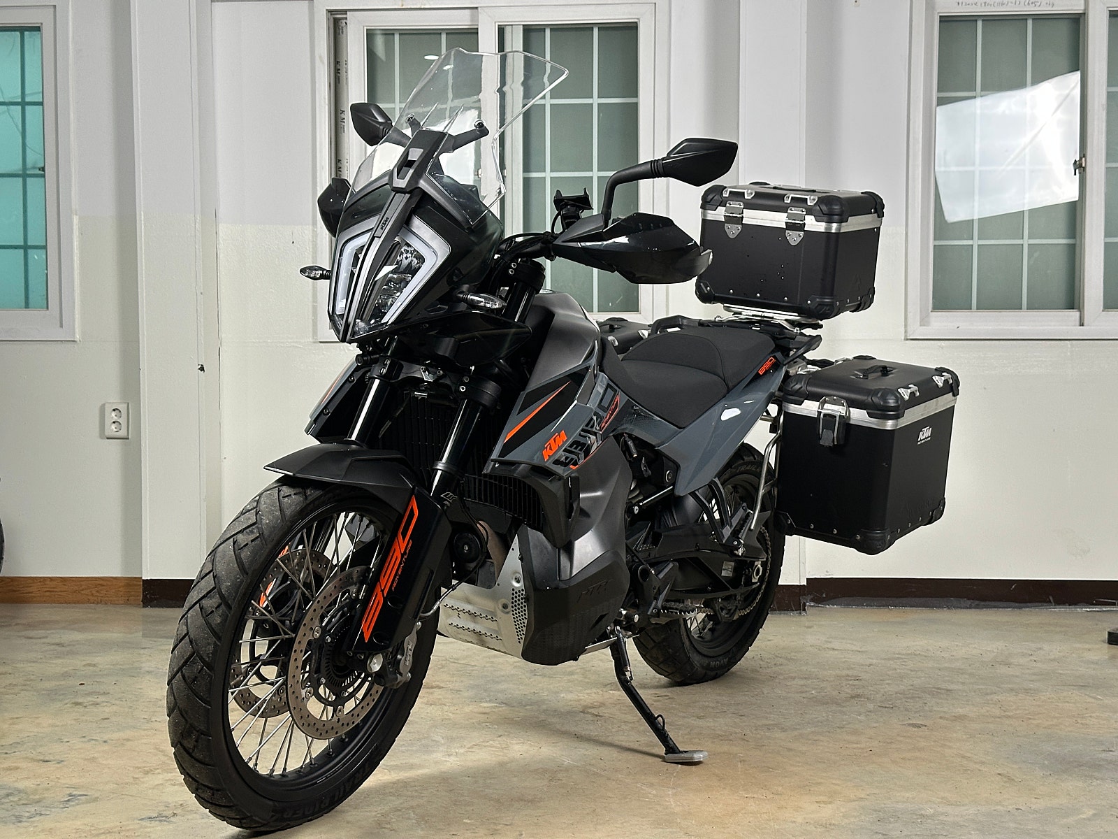 2024년 출고 KTM-890어드벤처 짧은 키로수 판매 / 전국 무료배송 / 사용검사,등록대행OK