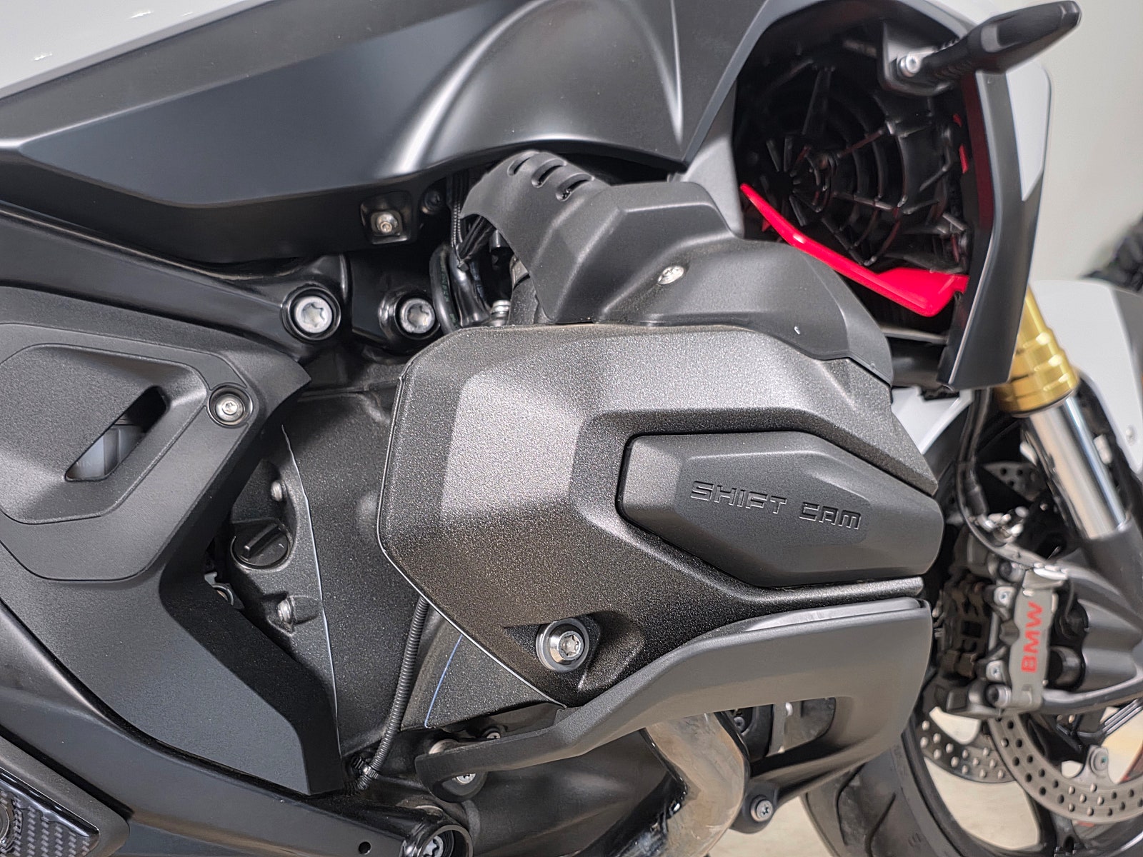 2026년식 BMW-R1300R 신차급 깔끔한 바이크 판매 / 전국 무료배송 / 사용검사,등록대행OK