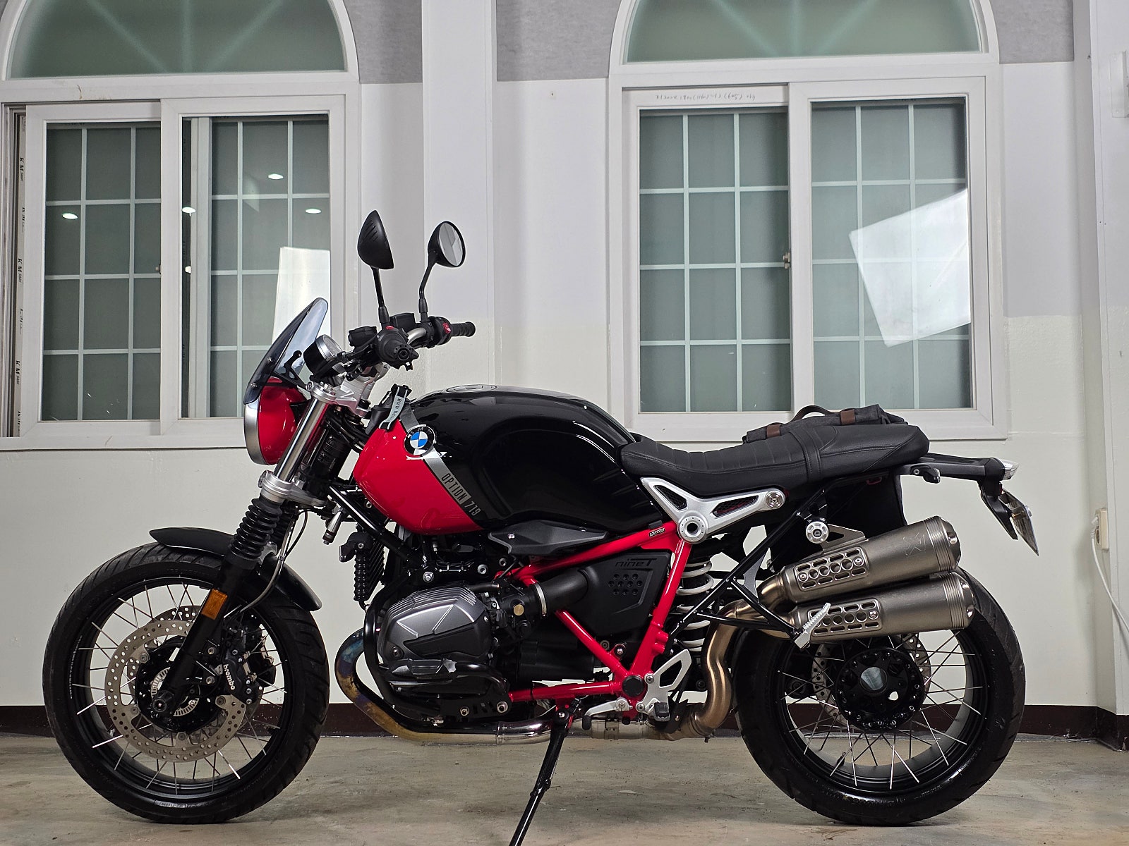 2021년식 BMW-R9T스크램블러 719옵션 짧은 키로수 판매 / 전국 무료배송 / 사용검사,등록대행OK