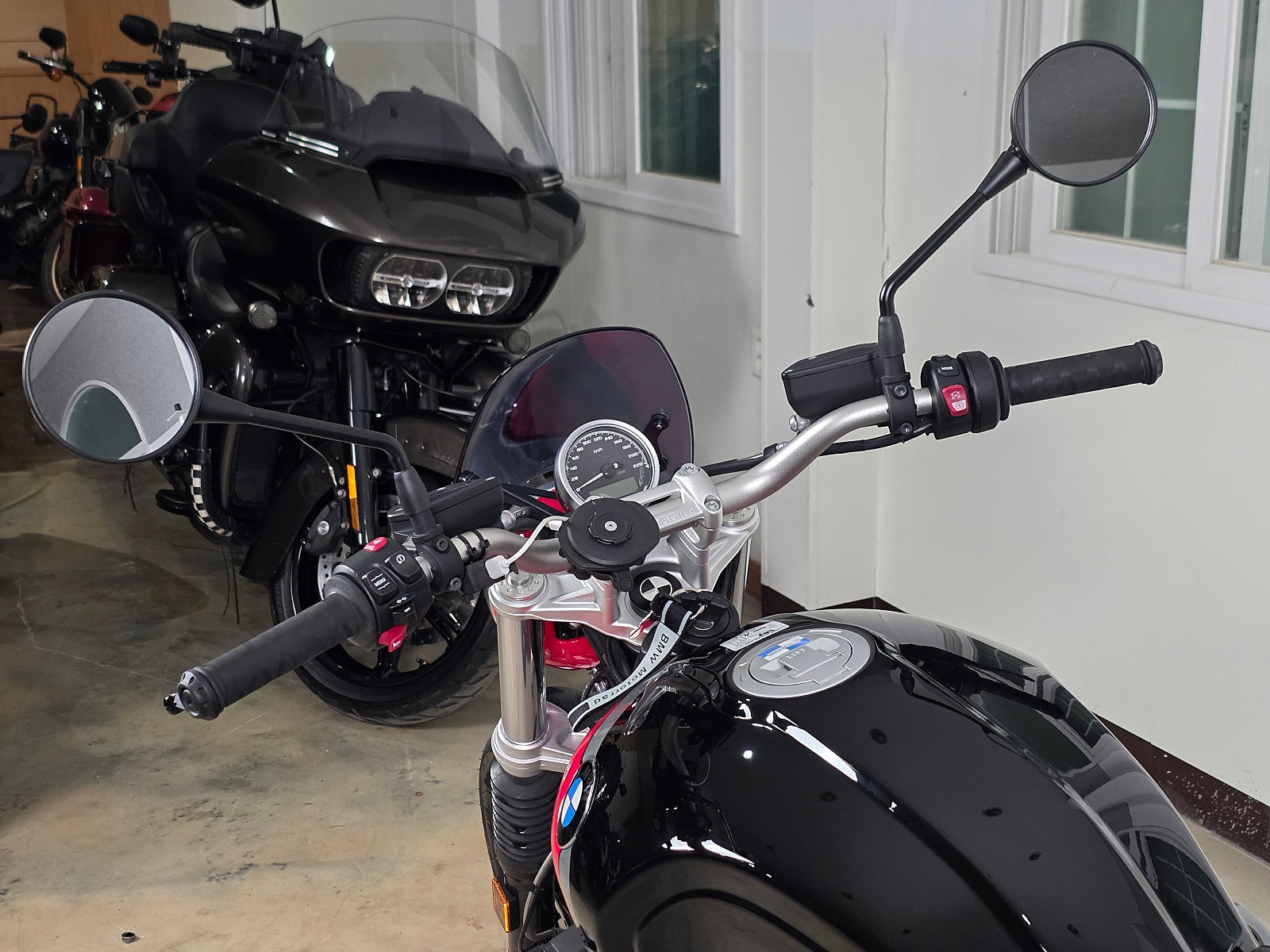 2021년식 BMW-R9T스크램블러 719옵션 짧은 키로수 판매 / 전국 무료배송 / 사용검사,등록대행OK