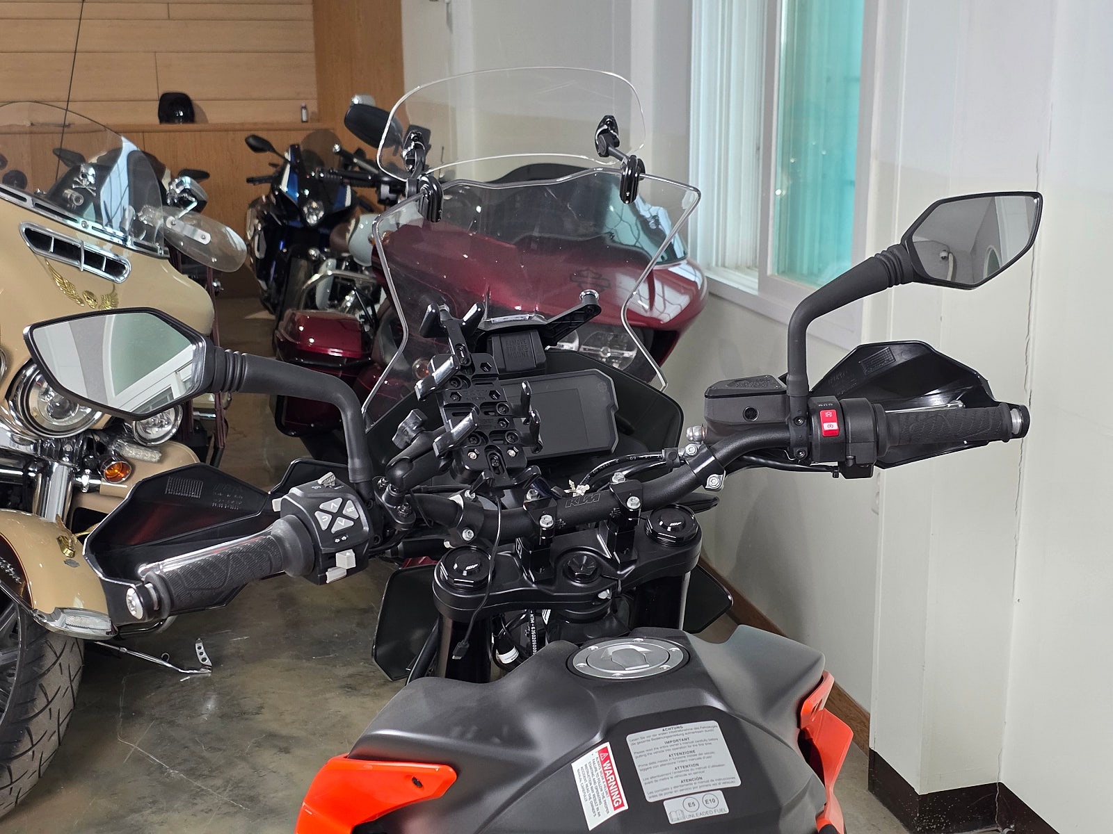 2024년출고 KTM-890어드벤처 짧은 키로수 판매 / 전국 무료배송 / 사용검사,등록대행OK