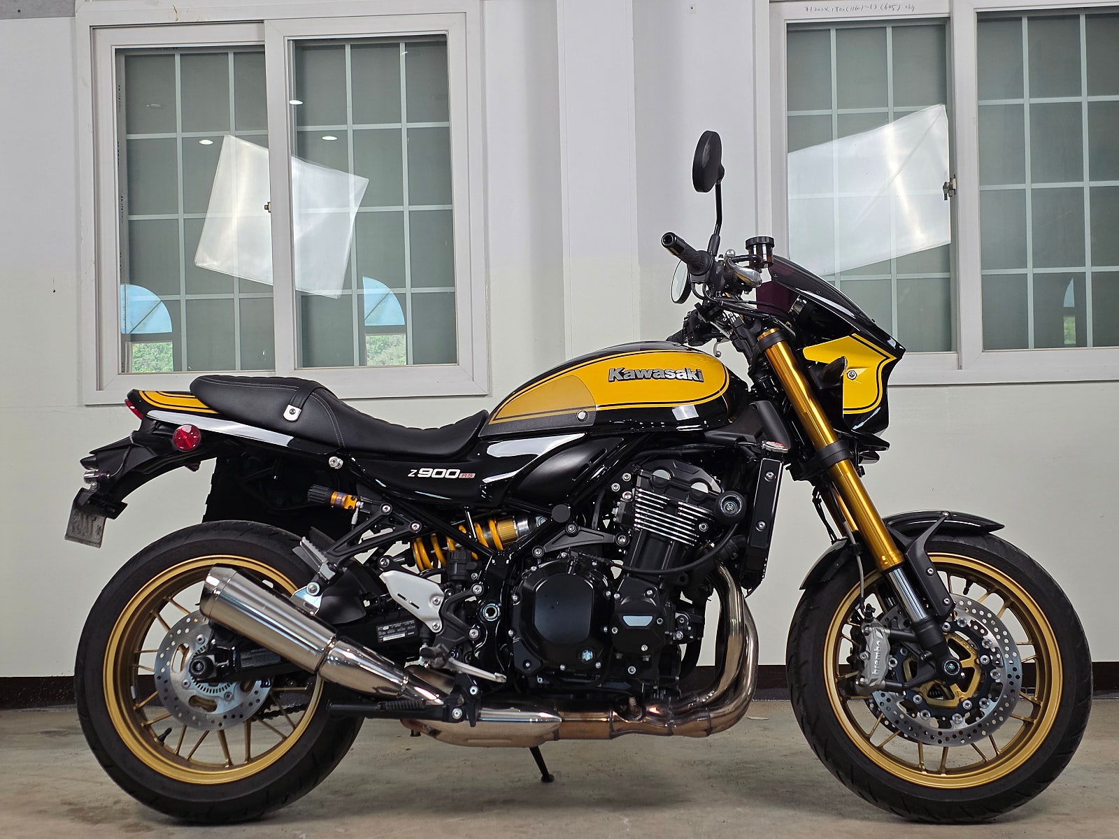 2023년식 가와사키-Z900RS SE 짧은 키로수 판매 / 전국 무료배송 / 사용검사,등록대행OK