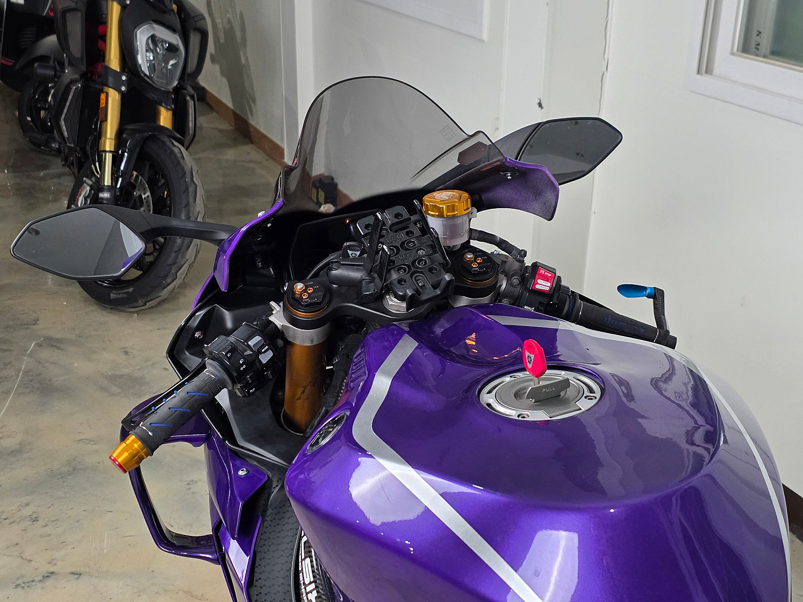 2019년식 야마하-YZF R1 깔끔한 바이크 판매 / 전국 무료배송 / 사용검사,등록대행OK
