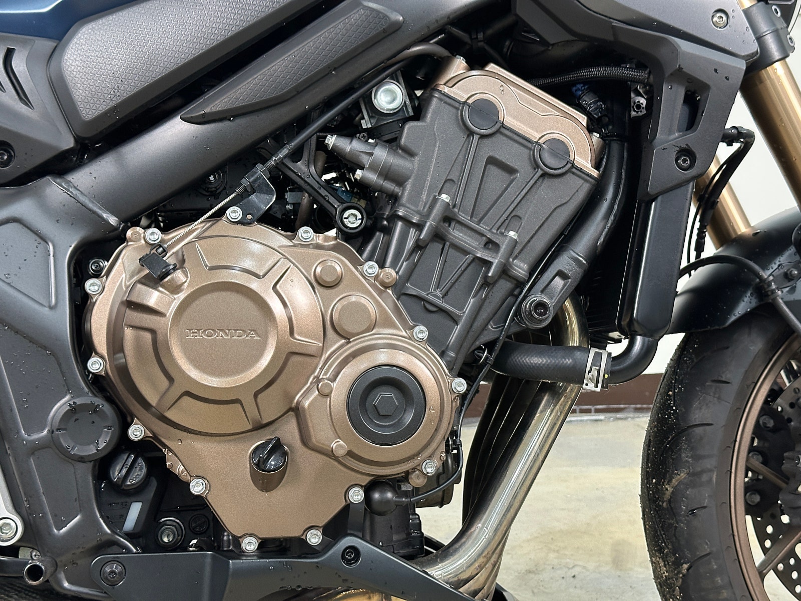 2023년식 혼다-CB650R ABS 짧은 키로수 깔끔한 바이크 판매 / 전국 무료배송 / 사용검사,등록대행OK