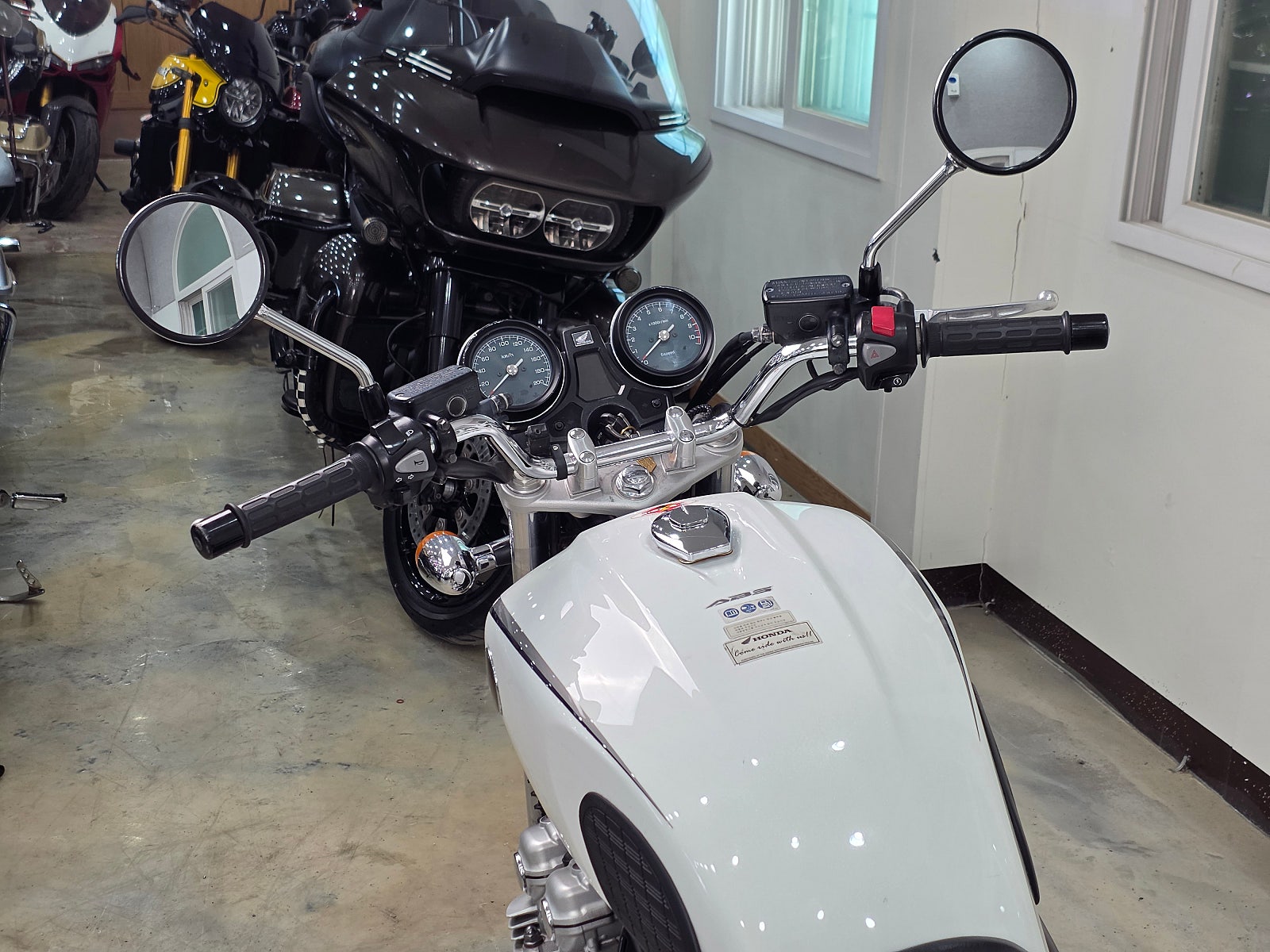 2014년식 혼다-CB1100EX 깔끔한 바이크 판매 / 전국 무료배송 / 사용검사,등록대행OK