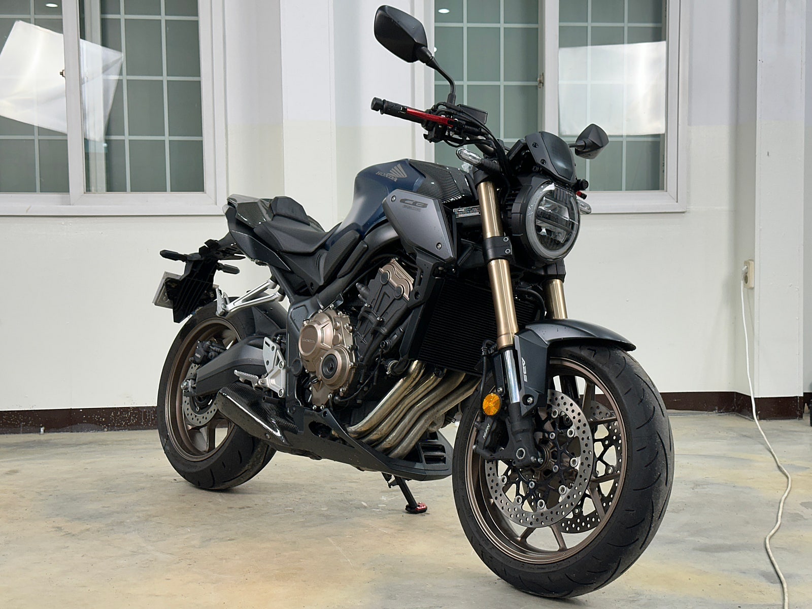 2023년식 혼다-CB650R ABS 짧은 키로수 깔끔한 바이크 판매 / 전국 무료배송 / 사용검사,등록대행OK