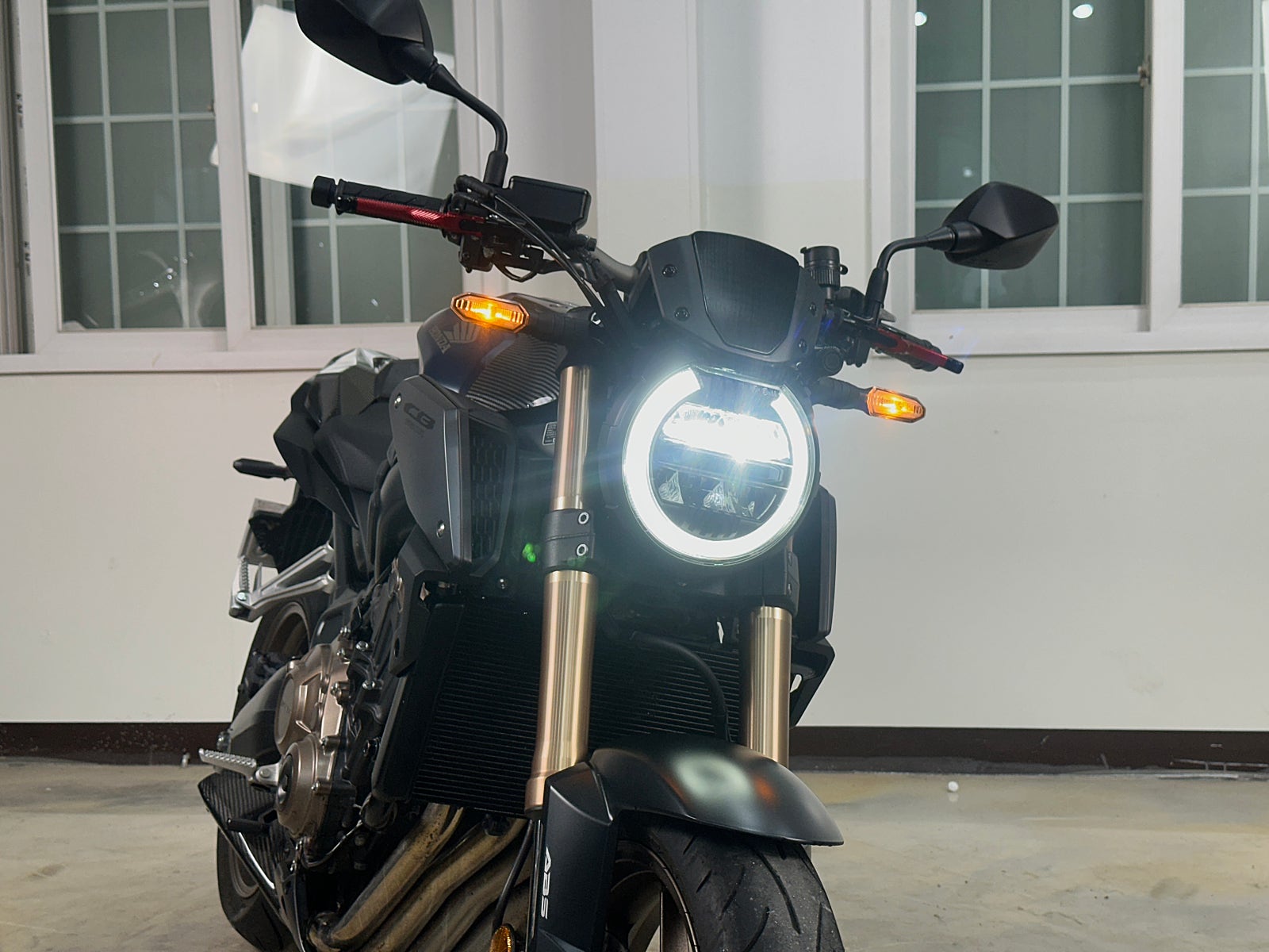 2023년식 혼다-CB650R ABS 짧은 키로수 깔끔한 바이크 판매 / 전국 무료배송 / 사용검사,등록대행OK