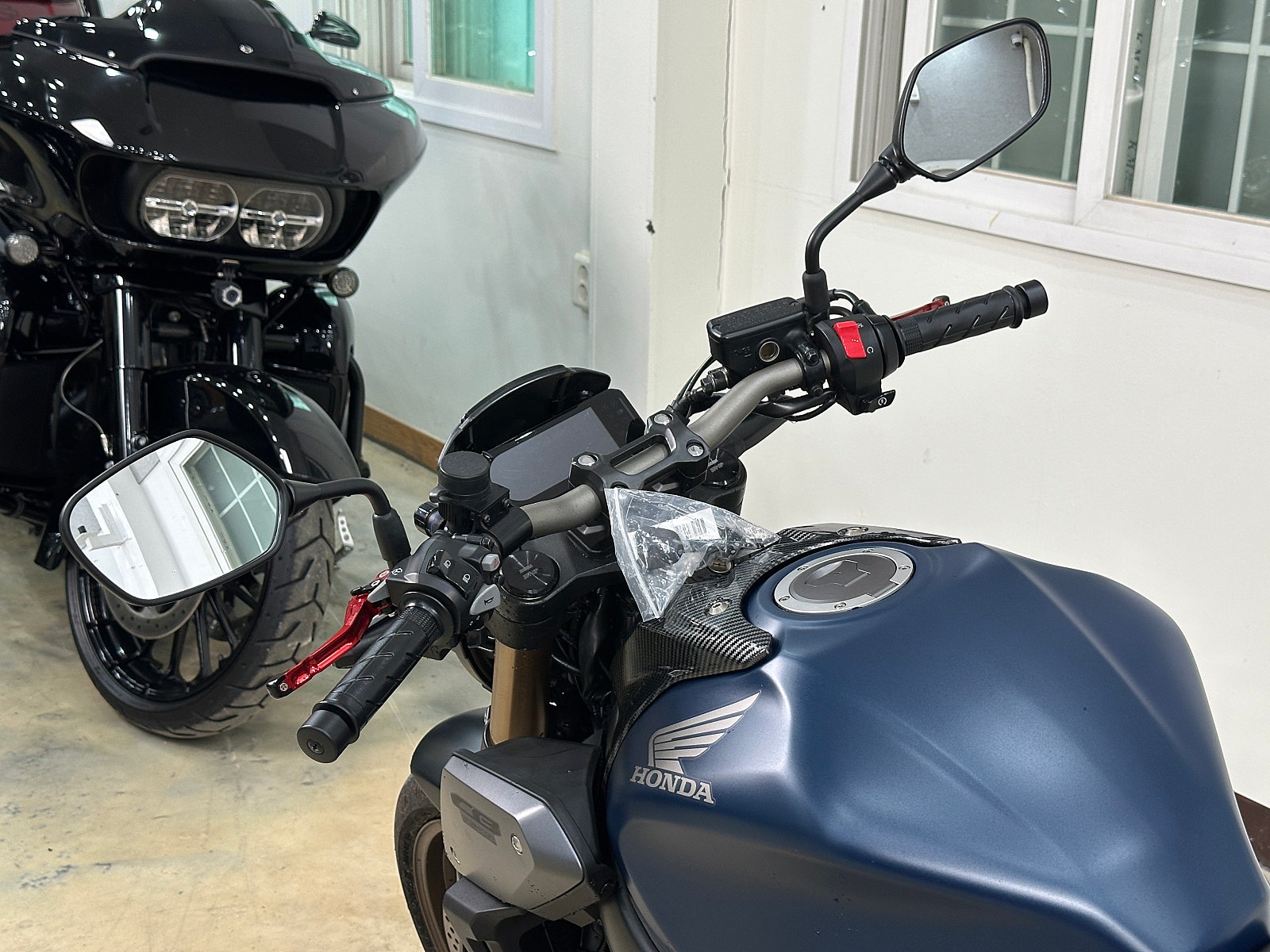 2023년식 혼다-CB650R ABS 짧은 키로수 깔끔한 바이크 판매 / 전국 무료배송 / 사용검사,등록대행OK