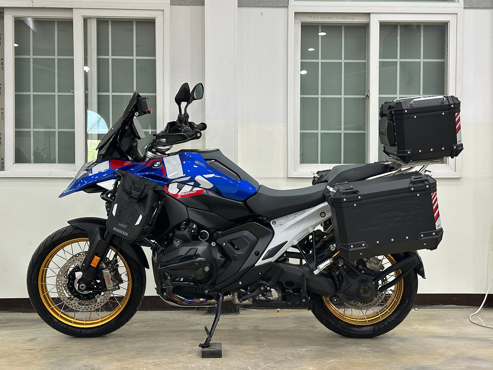 2024년식 BMW-R1300GS 깔끔한 풀옵션 바이크 판매 / 전국 무료배송 / 사용검사,등록대행OK