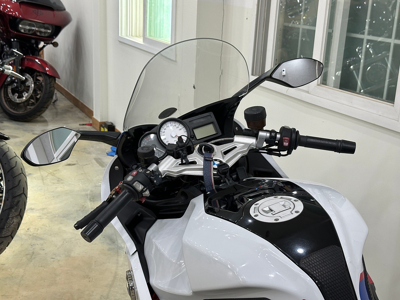 2016년식 BMW-K1300S 깔끔한 바이크 판매 / 전국 무료배송 / 사용검사,등록대행OK